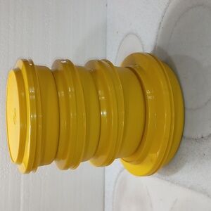 4 Tupperware Seal N Serve Yellow Containers with lids